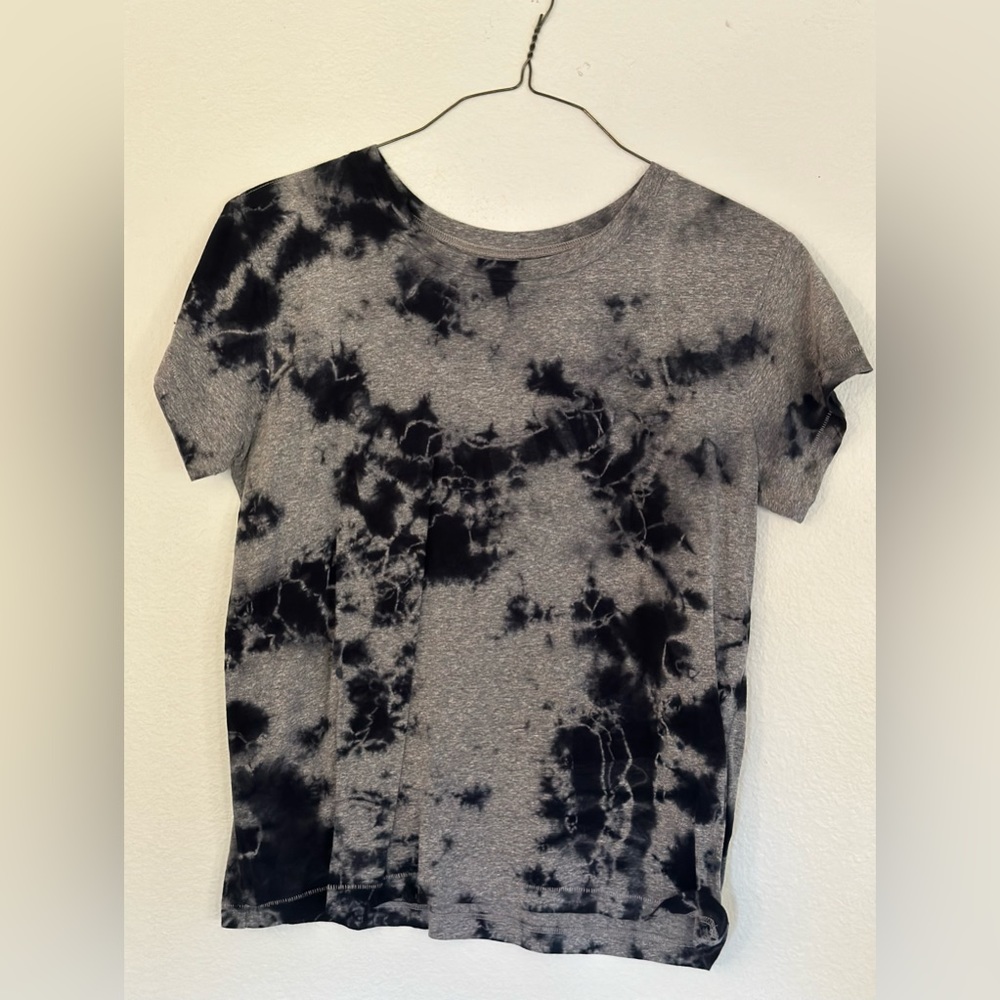 Tie dye Madewell tshirt. Fits tts size large.